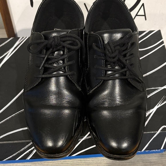 Max and Jake Black kids  Dress Shoes size 4 - Picture 2 of 5